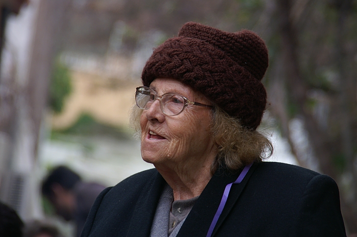 09 small old lady enjoying PICT2700.jpg - 215740 Bytes